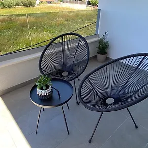 https://villa-tragurium.hotels-in-trogir.com