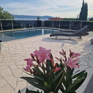 https://vila-vita-novi-vinodolski.primorje-gorskikotar.com
